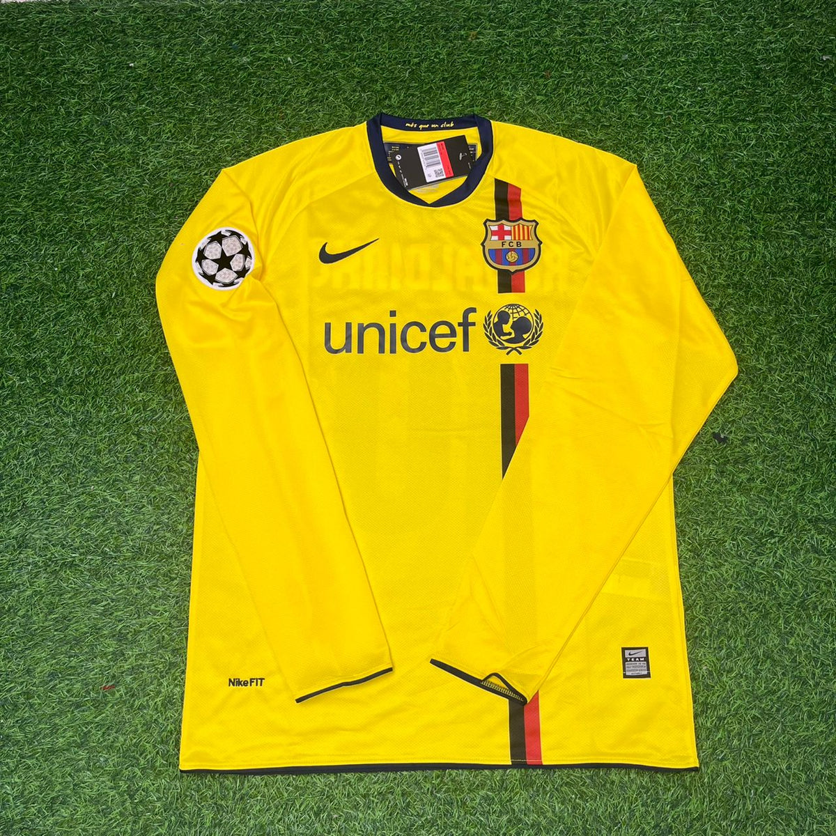 Barcelona 08/09 Season Yellow Away Retro Jersey – Andres Iniesta FC – Front View