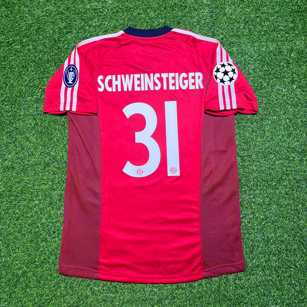 Bayern München 2002/2003 Season Home Red Retro Jersey – Bastian Schweinsteiger – Back View