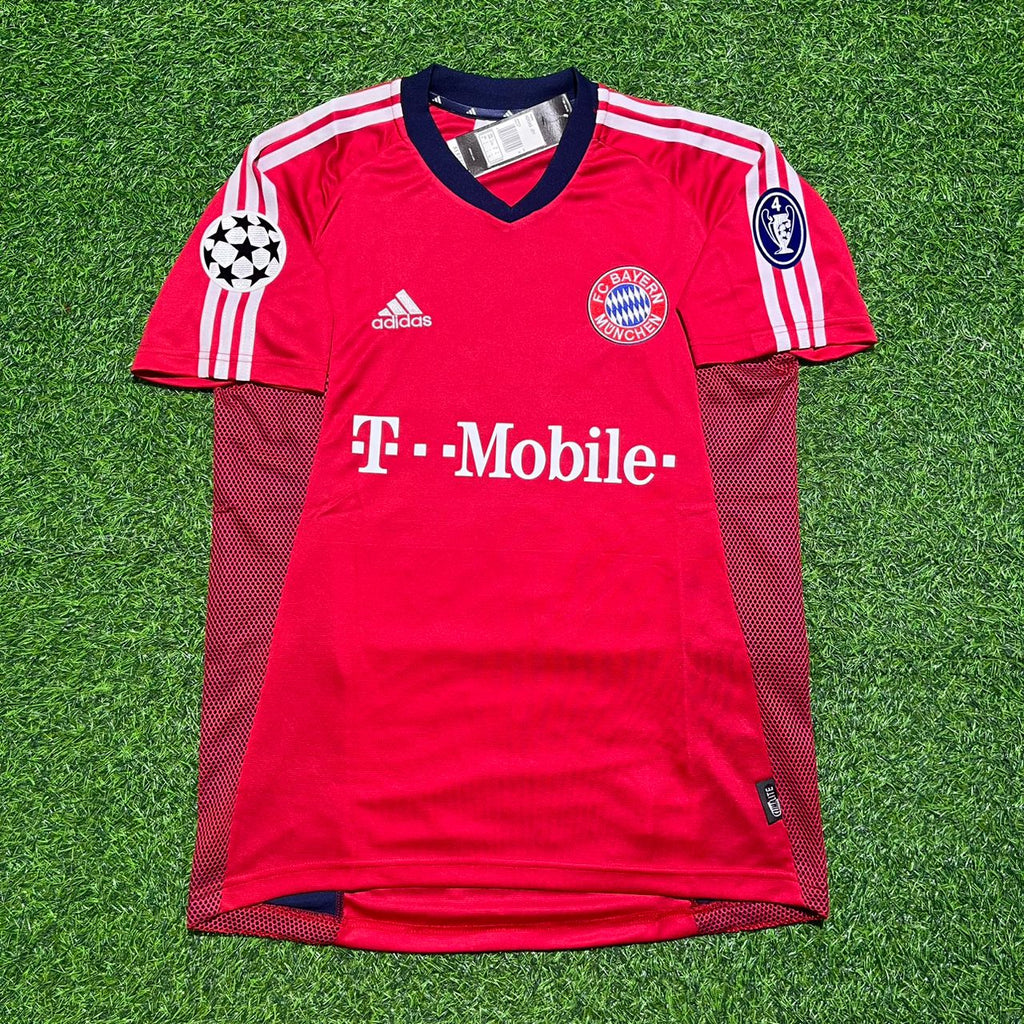 Bayern München 2002/2003 Season Home Red Retro Jersey – Willy Sagnol – Front View