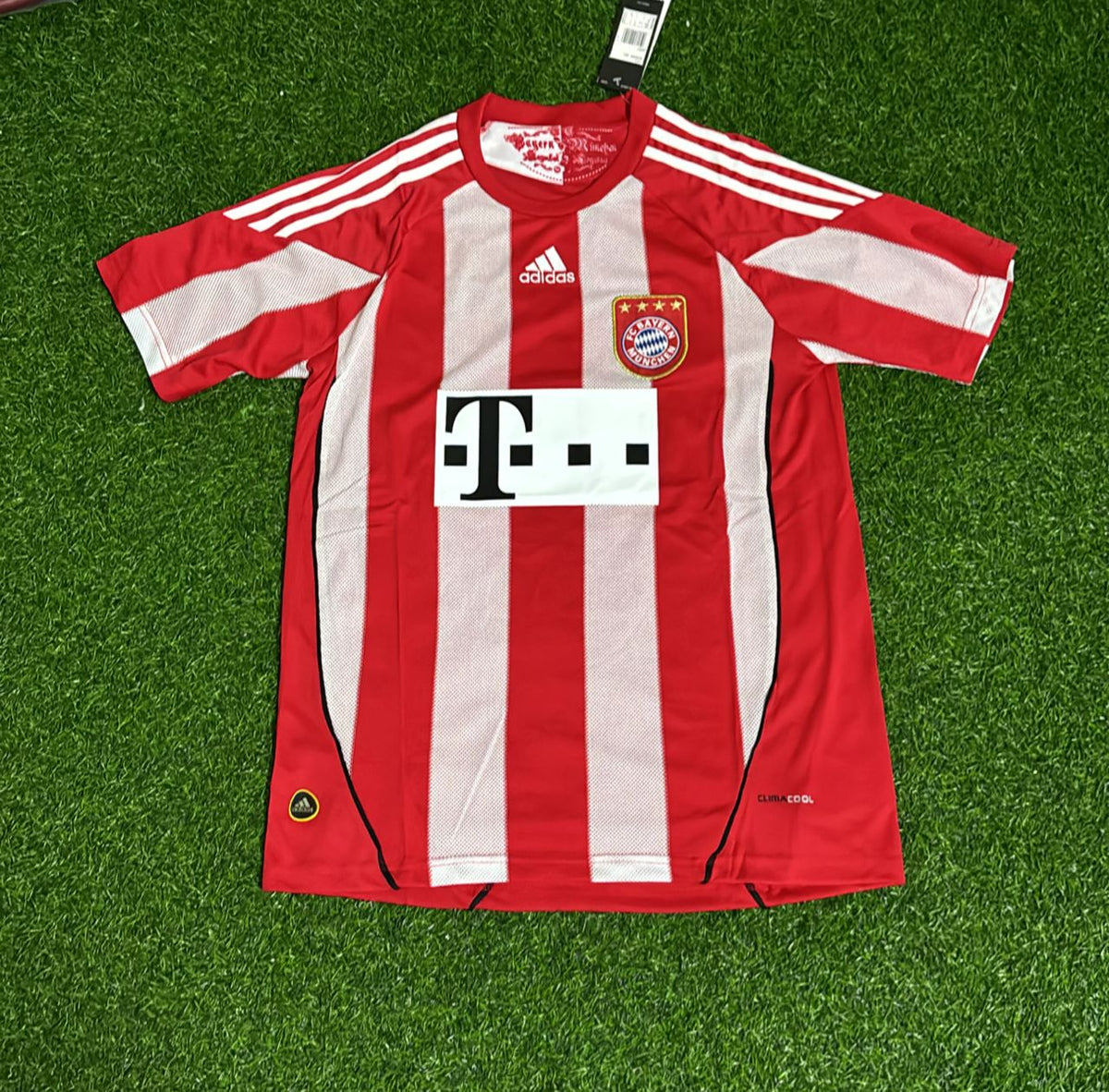 Bastian Schweinsteiger Bayern Munich 2010/11 Home Jersey – Front View