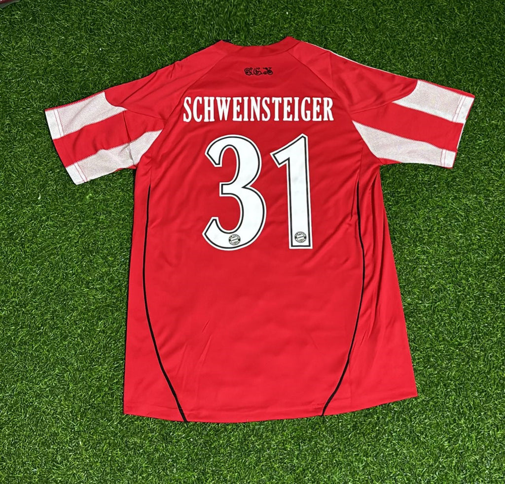 Bastian Schweinsteiger Bayern Munich 2010/11 Home Jersey – Back View