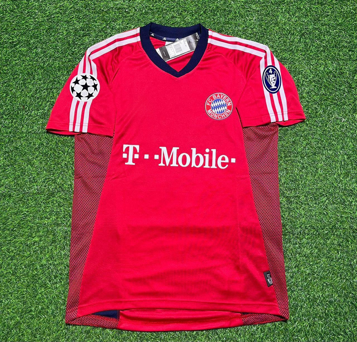 Bayern München 2002/2003 Season Home Red Retro Jersey – FC – Back View