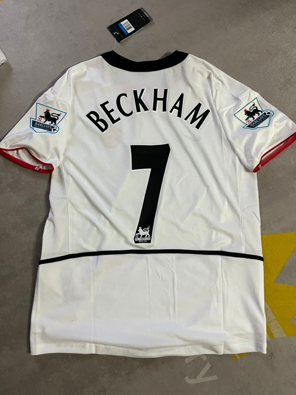 David Beckham Manchester United White Retro Jersey – Detailed View