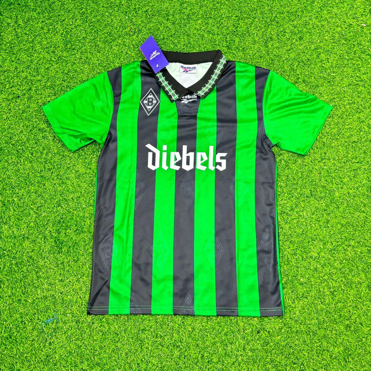 Uwe Rahn #10 Borussia Mönchengladbach Retro Football Jersey – Detailed View