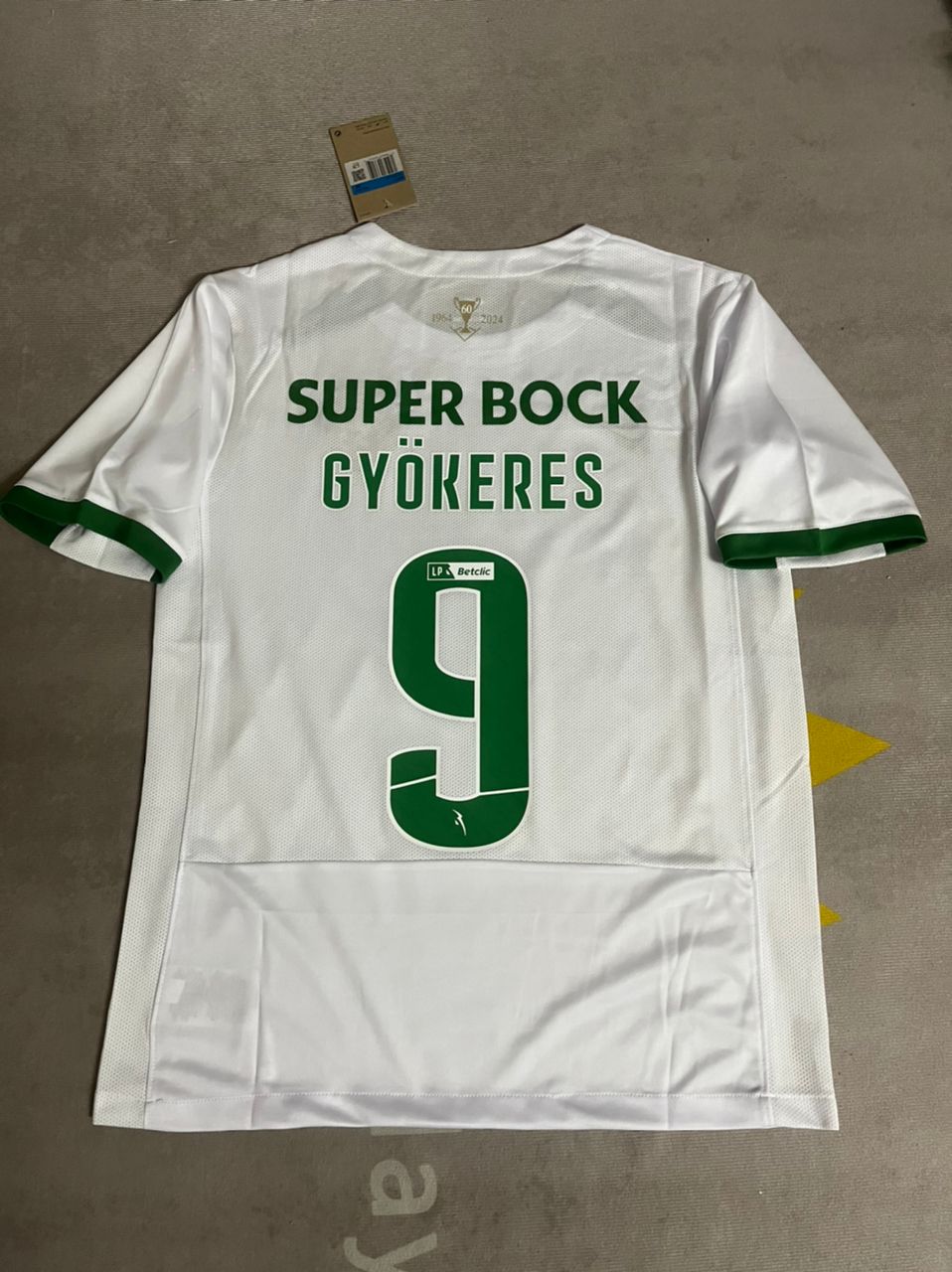 Viktor Gyökeres Sporting CP Lisbon Jersey – Back View