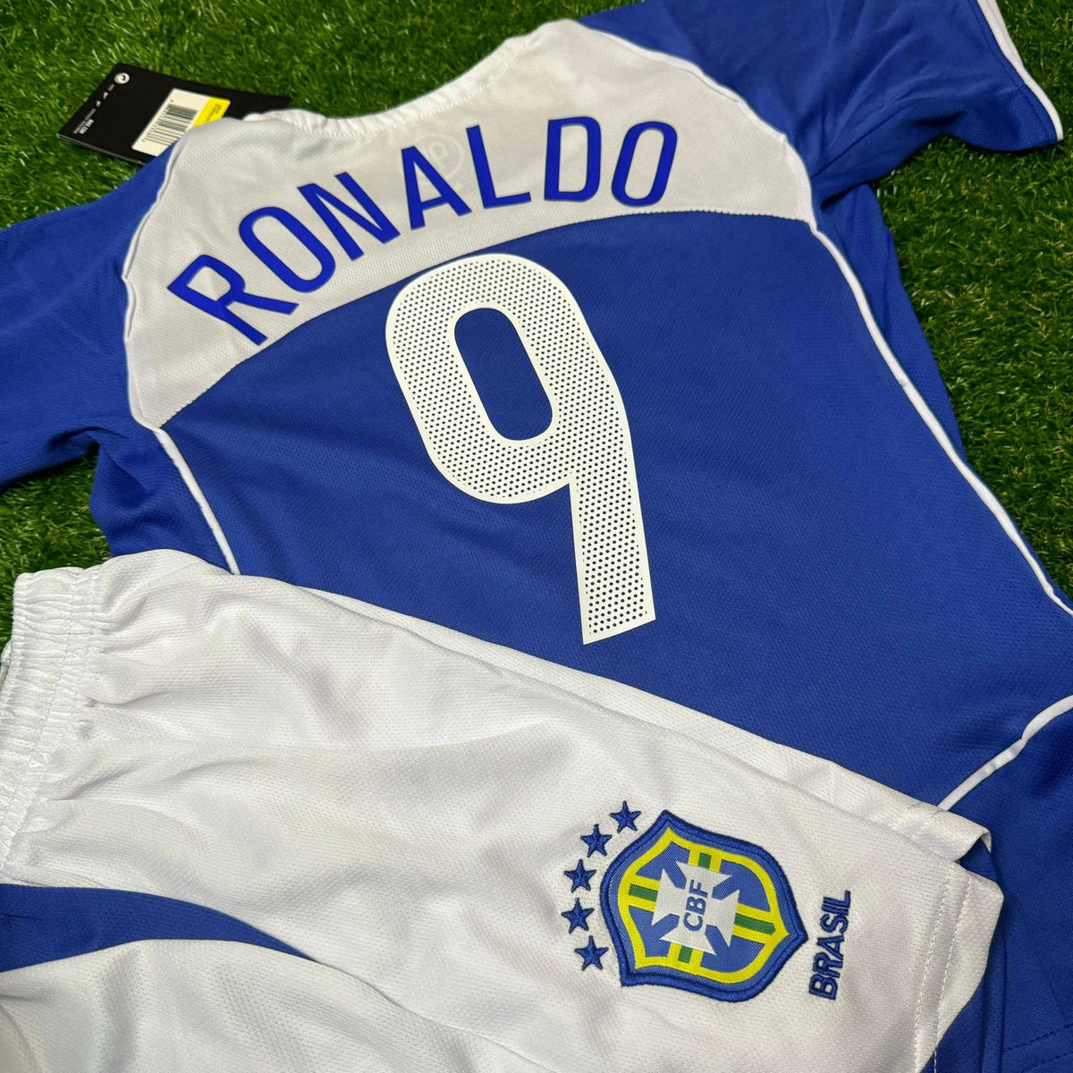 Ronaldo Nazario Brazil 04/06 Away Kids Kit – Kit Jersey for Children – | KinderTrikot | Enfant – Back View