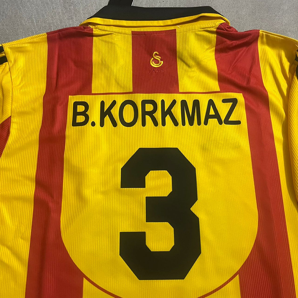 2000 Bulent Korkmaz Galatasaray UEFA Retro Nostalji Formasi Football Home Football Jersey – Detailed View