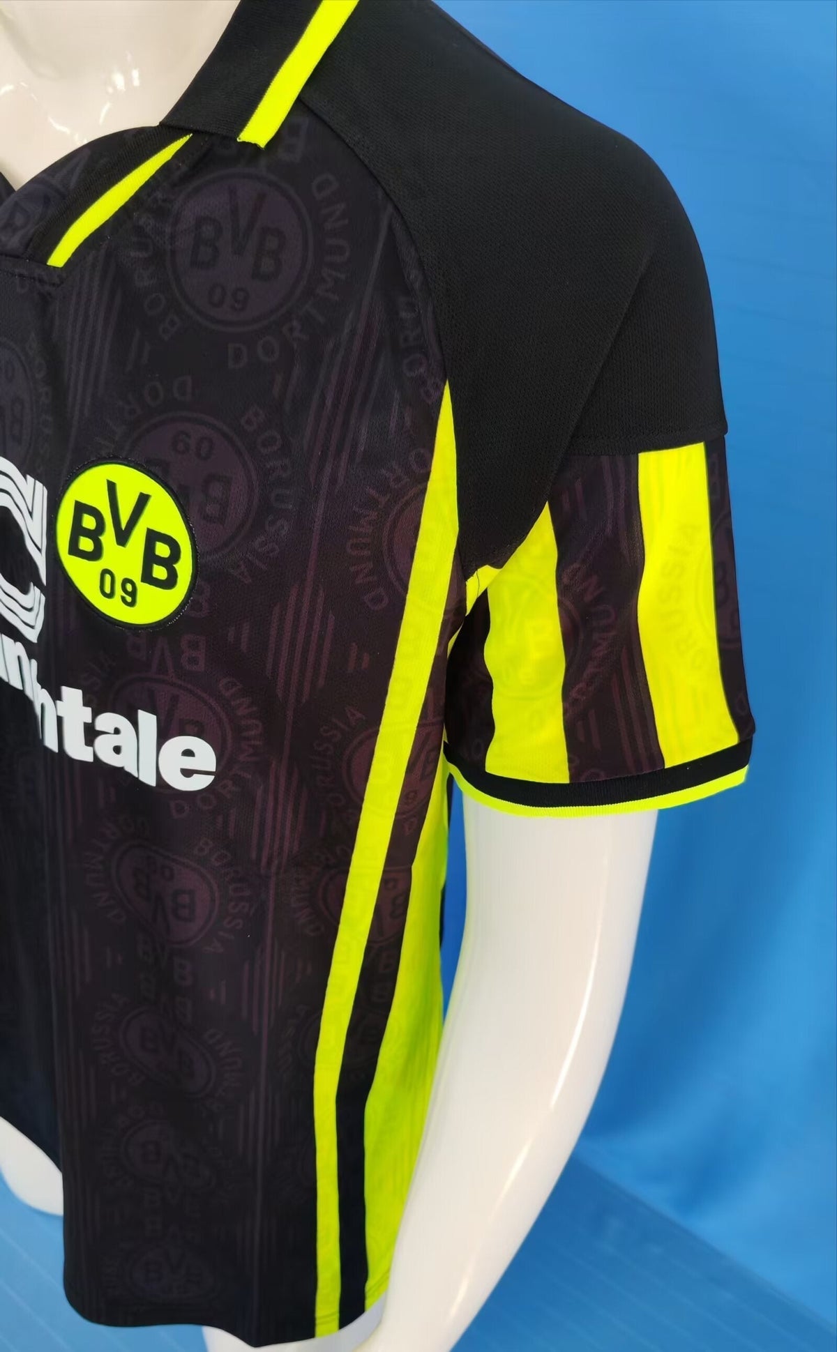 BVB Black Retro Jersey – Detailed View
