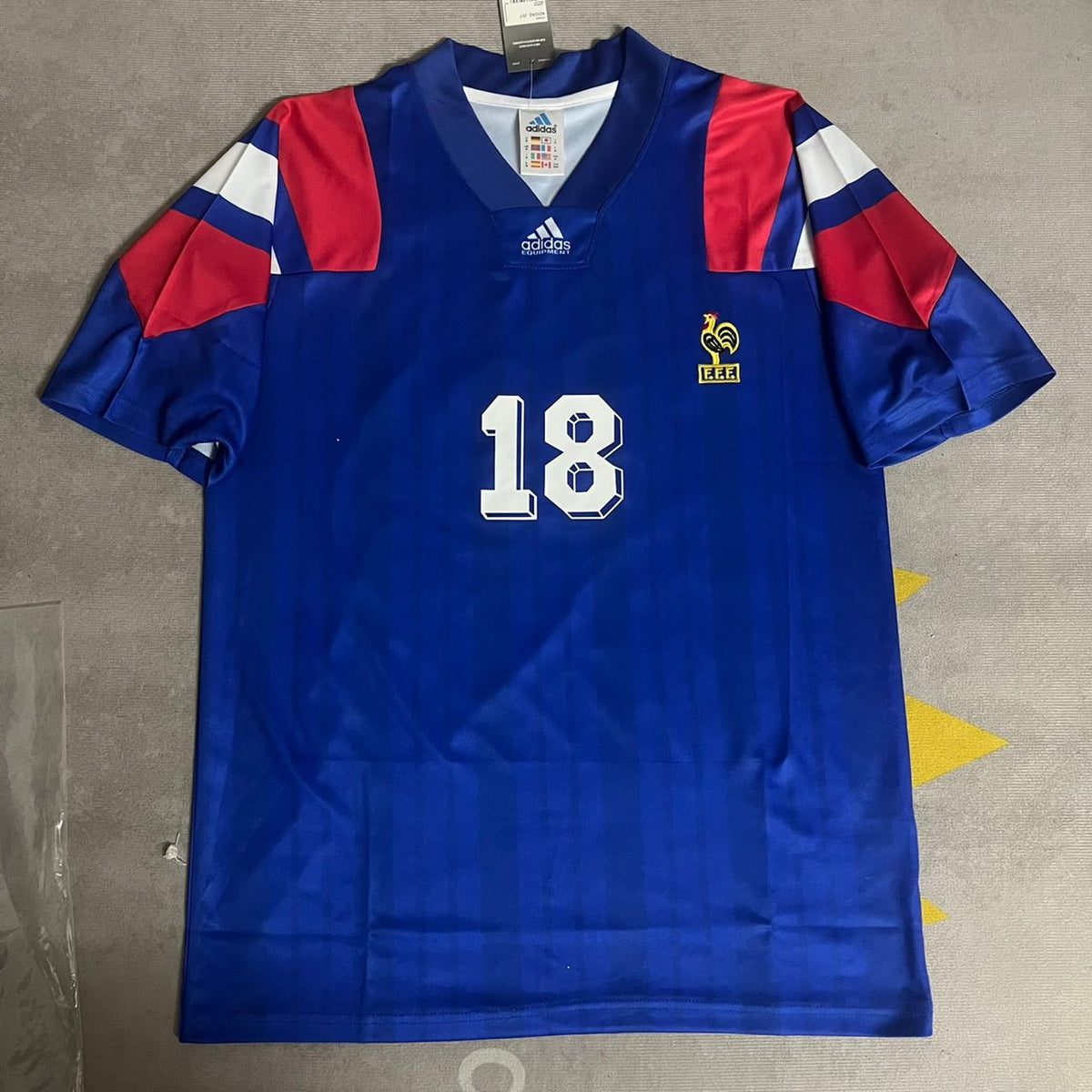 Eric Cantona 1992/93 France Blue Retro Jersey – Front View