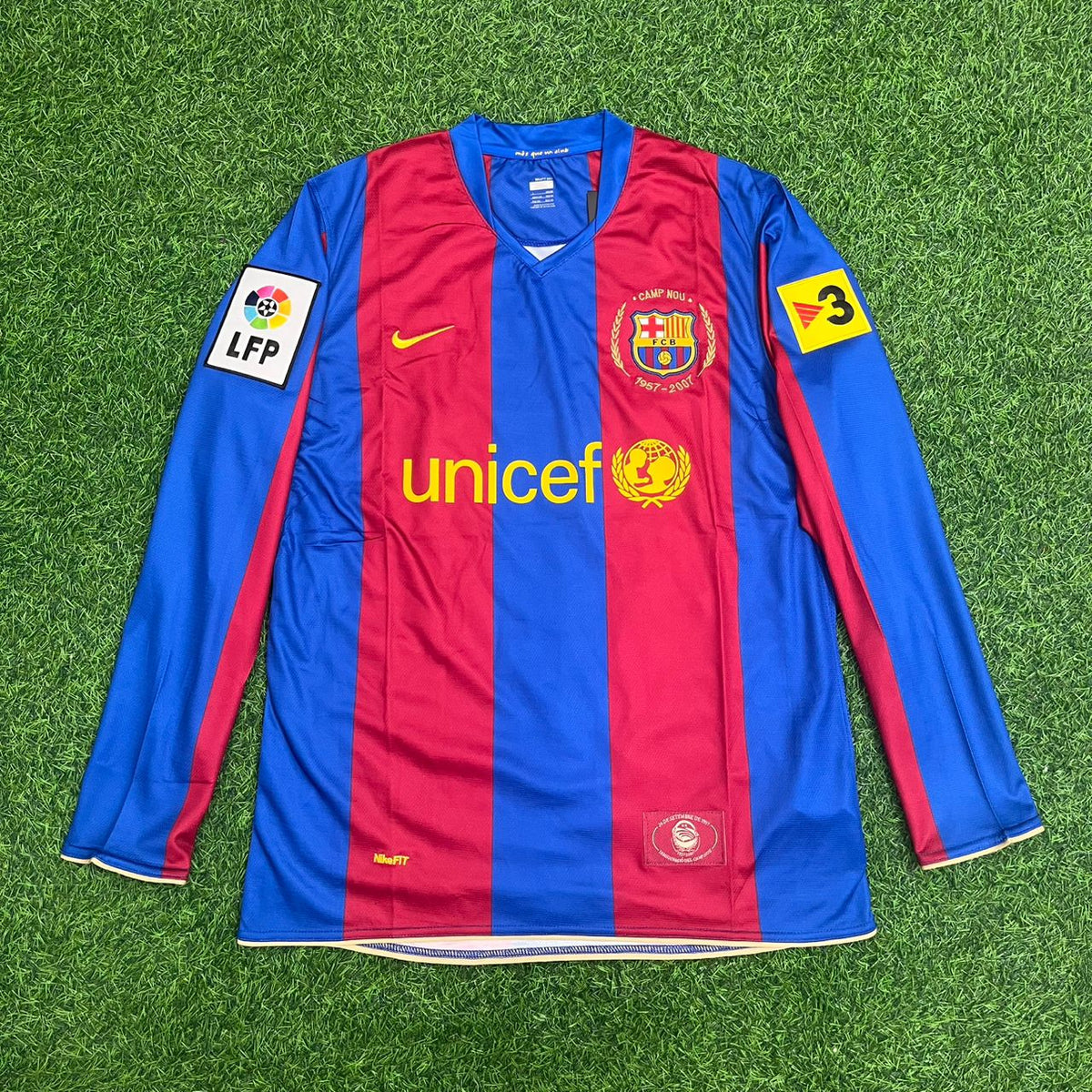 2007 Carles Puyol Barcelona Retro Football Jersey – Front View