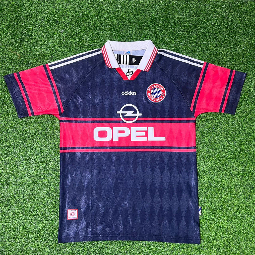 Bayern Munich Retro 1997/99 Jersey – Carsten Jancker 22 – Front View