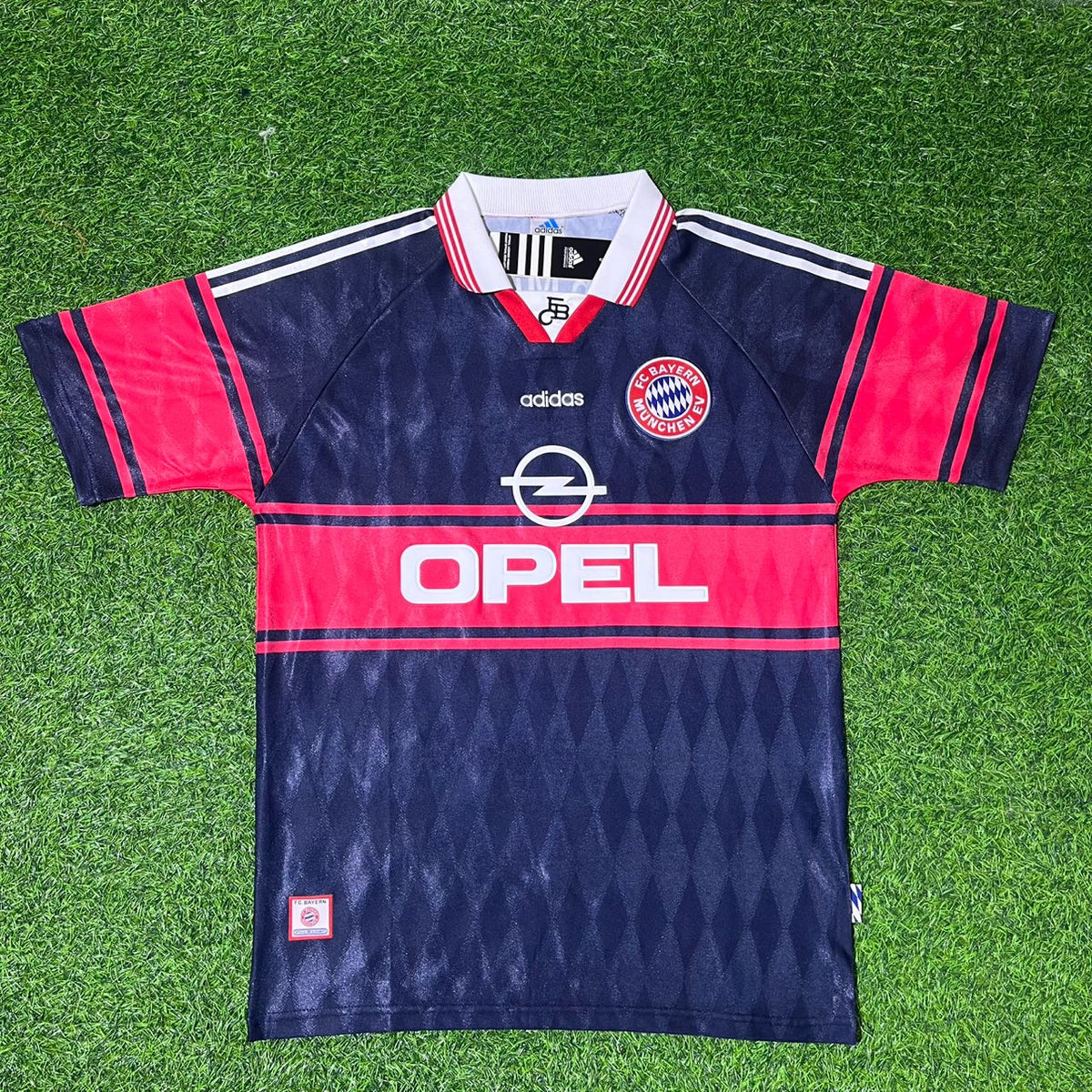 Bayern Munich Retro 1997/99 Jersey – Carsten Jancker 22 – Front View