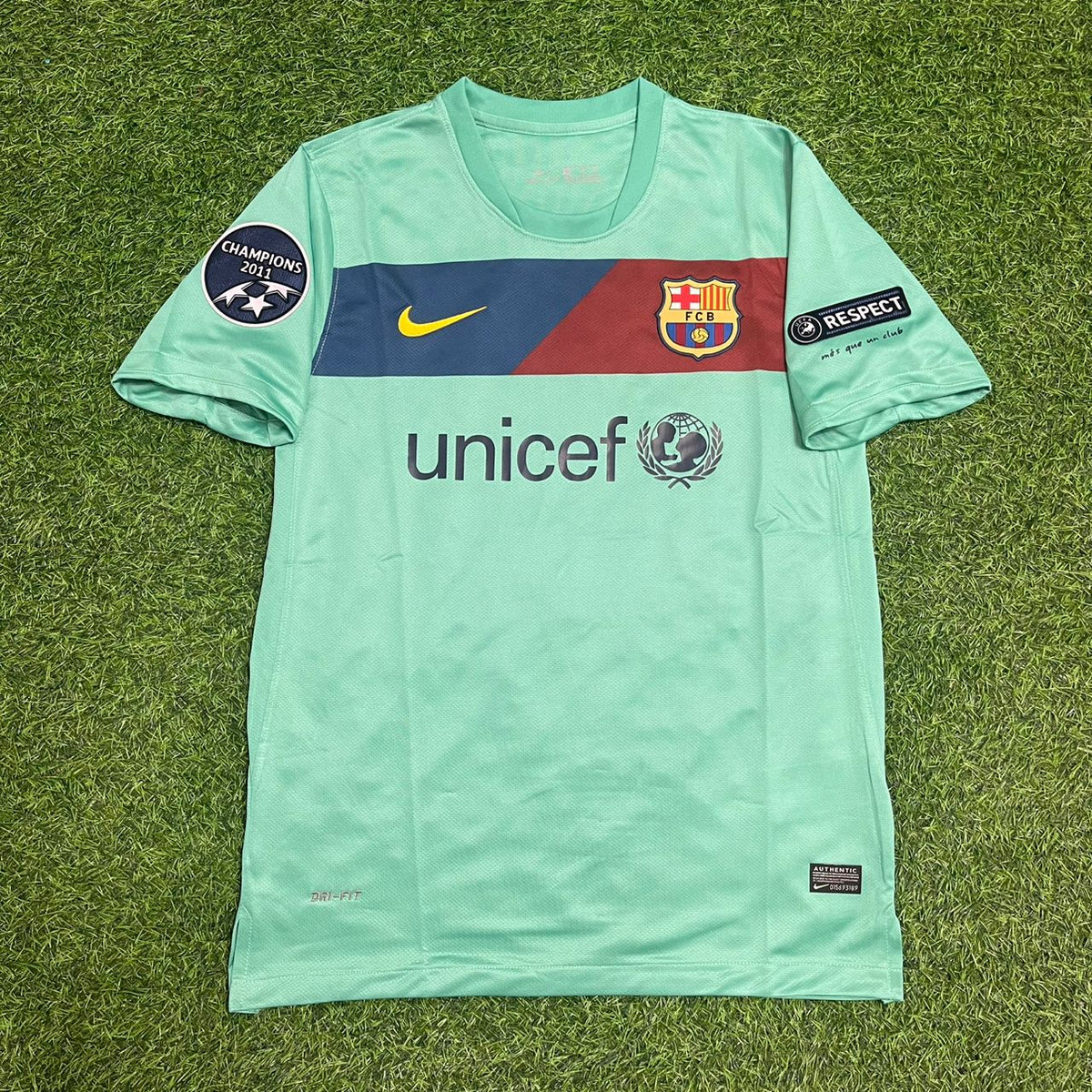 2011 Cesc Fabregas Barcelona Away Retro Football Jersey Collection – Front View