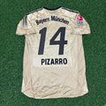 Claudio Pizarro Bayern München 2004/05 Retro Golden Set – Back View