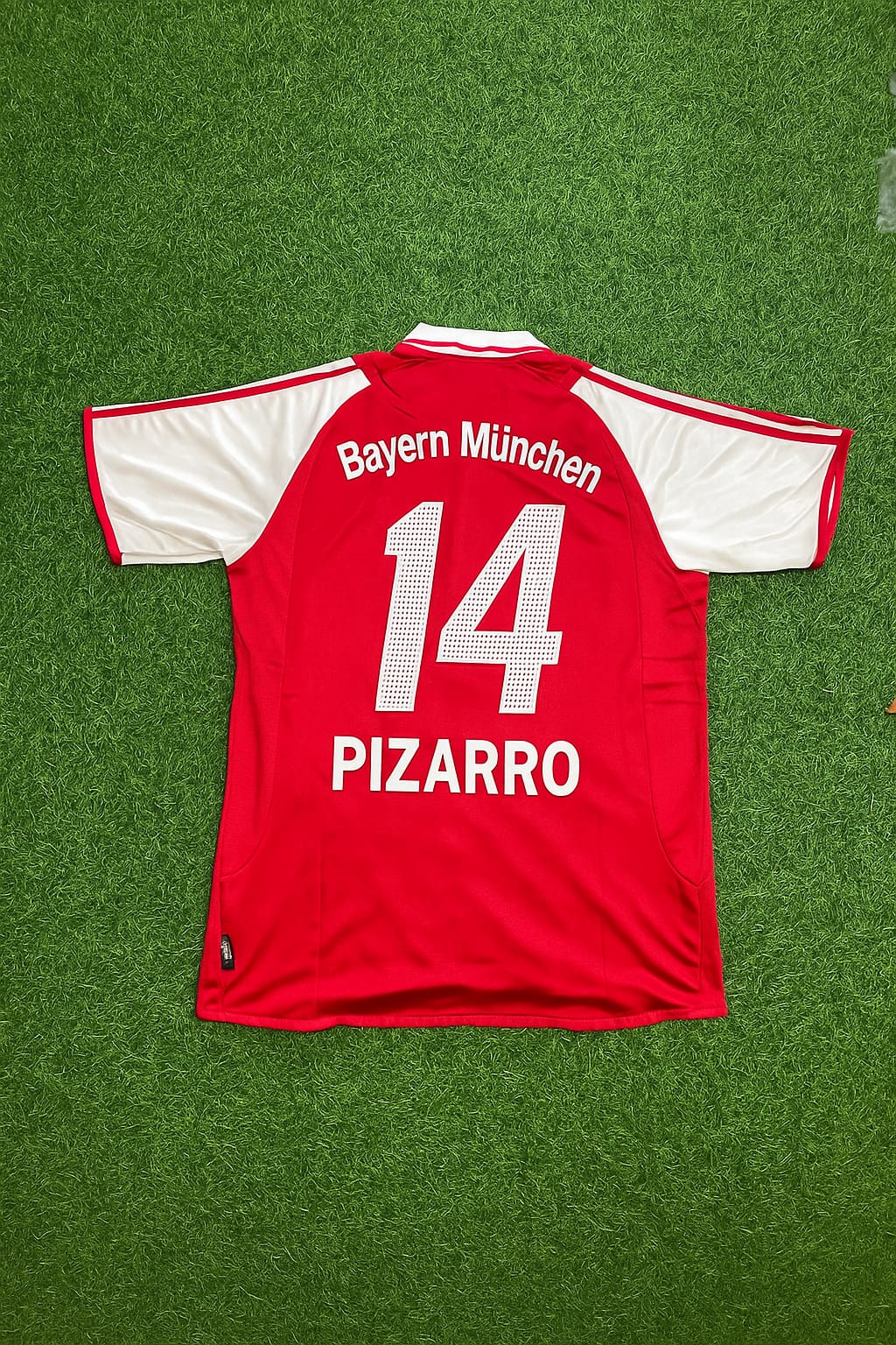 Bayern Munich 2003/2004 Retro Jersey – Claudio Pizarro 14 FC – Back View