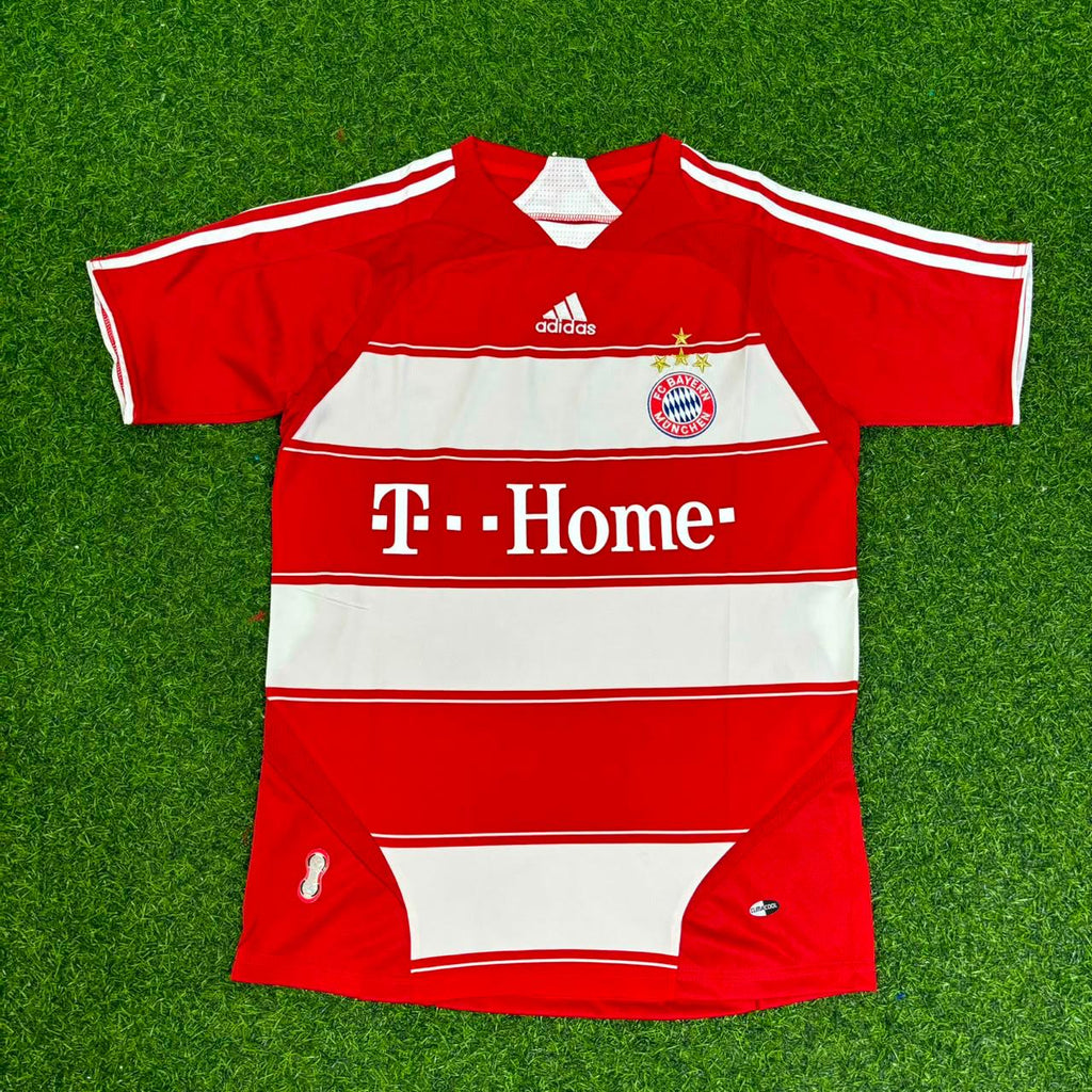 Claudio Pizarro Bayern Munich 2007–2009 Retro Football Jersey – Front View
