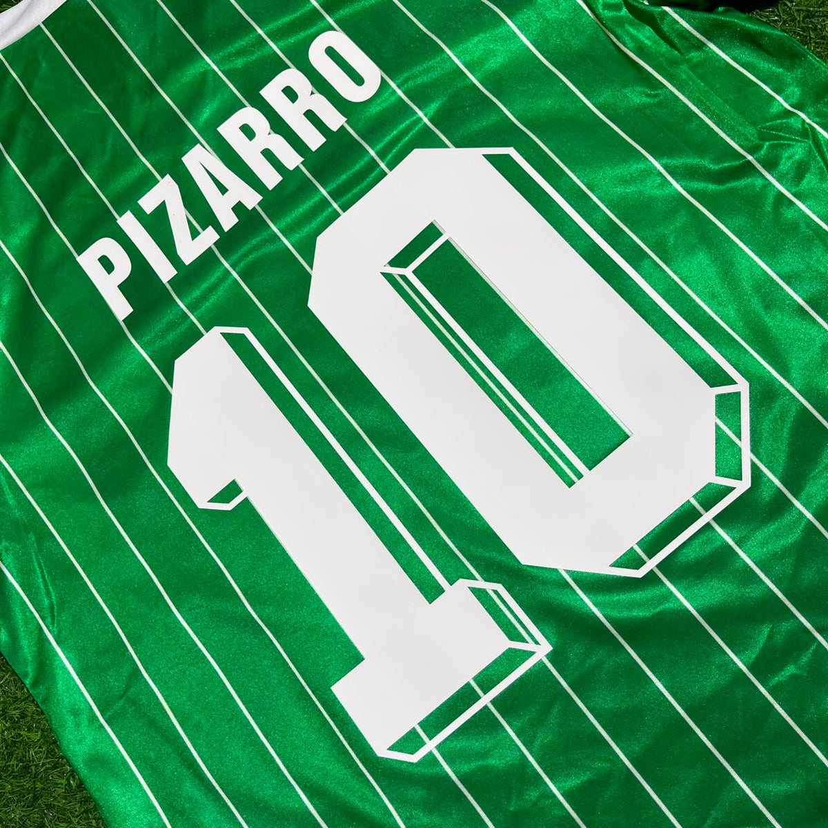 Claudio Pizarro Werder Bremen Commemorative Heim Retro – Detailed View