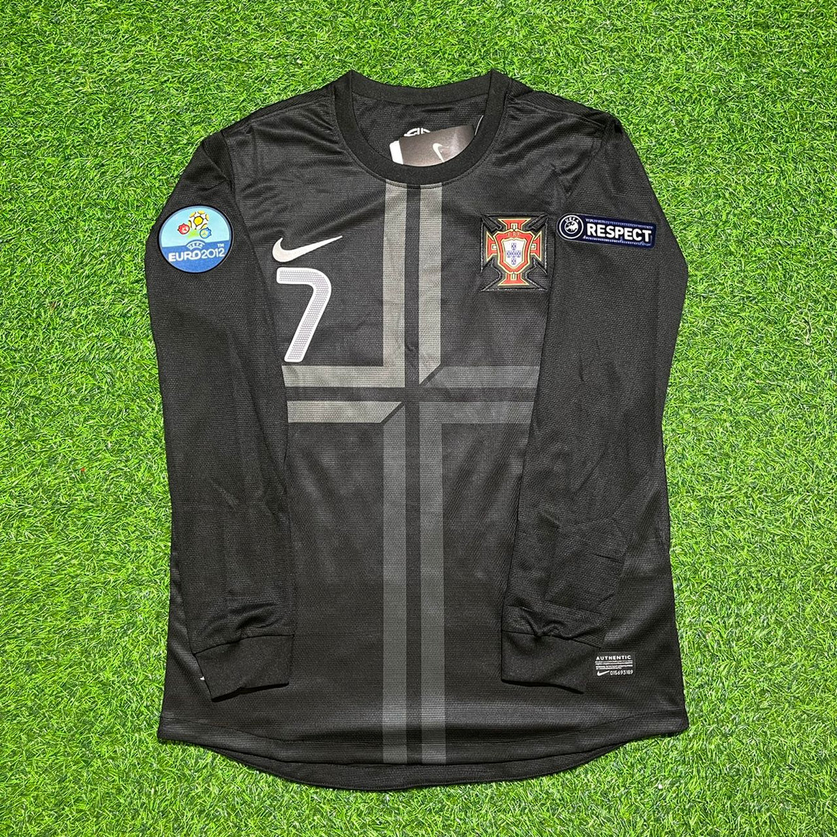 Portugal Euro 2012 Away Black Long Sleeve Retro Football Jersey – Cristiano Ronaldo #7 – Front View
