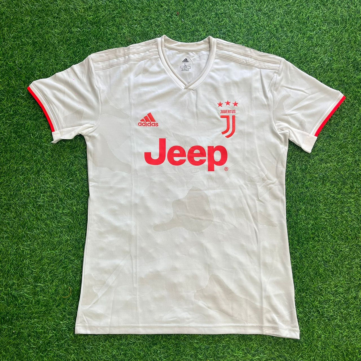 2019 Cristiano Ronaldo Juventus 2020 White Retro Football Jersey – Front View