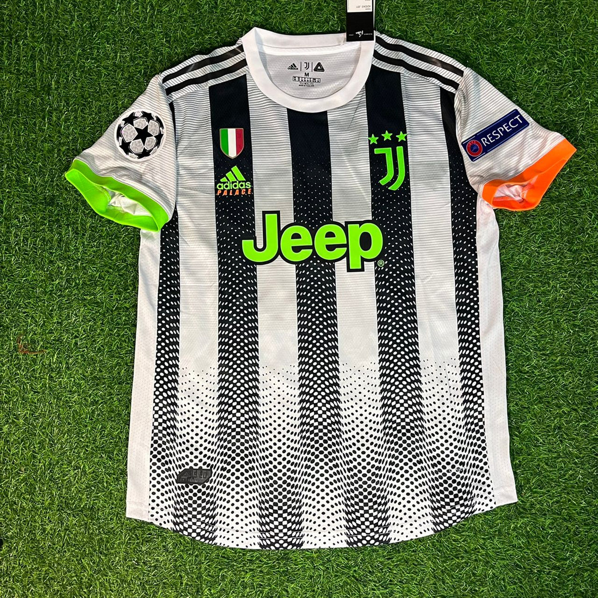 Cristiano Ronaldo 7 – Juventus 2019-20 Home Jersey | Retro Kit | | – Front View