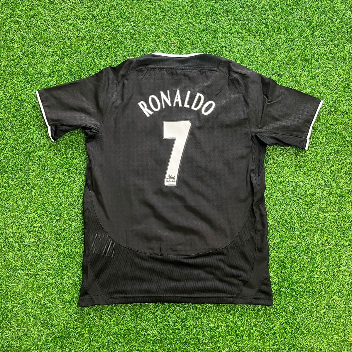 2003 Cristiano Ronaldo Manchester United 2004 Retro Black Football Jersey – Back View
