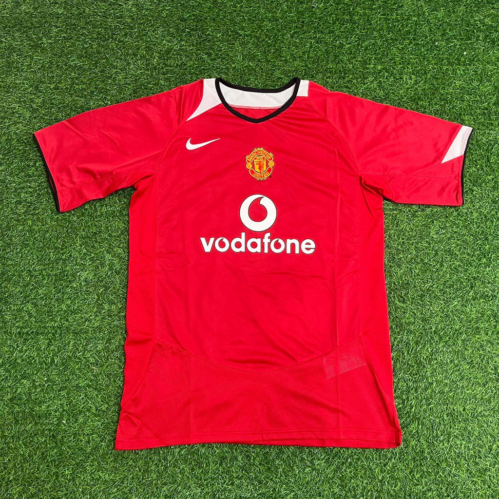 Cristiano Ronaldo Manchester United 2005-06 Retro Football Jersey – Detailed View