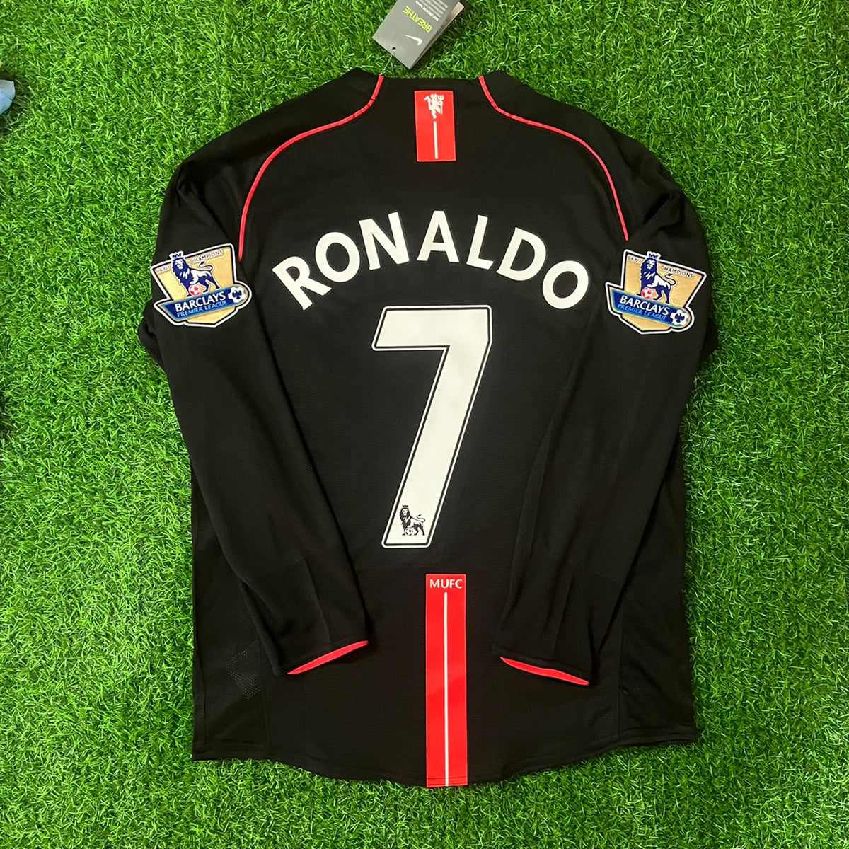 Cristiano Ronaldo 2007-2008 Manchester United Black Retro Jersey – Back View