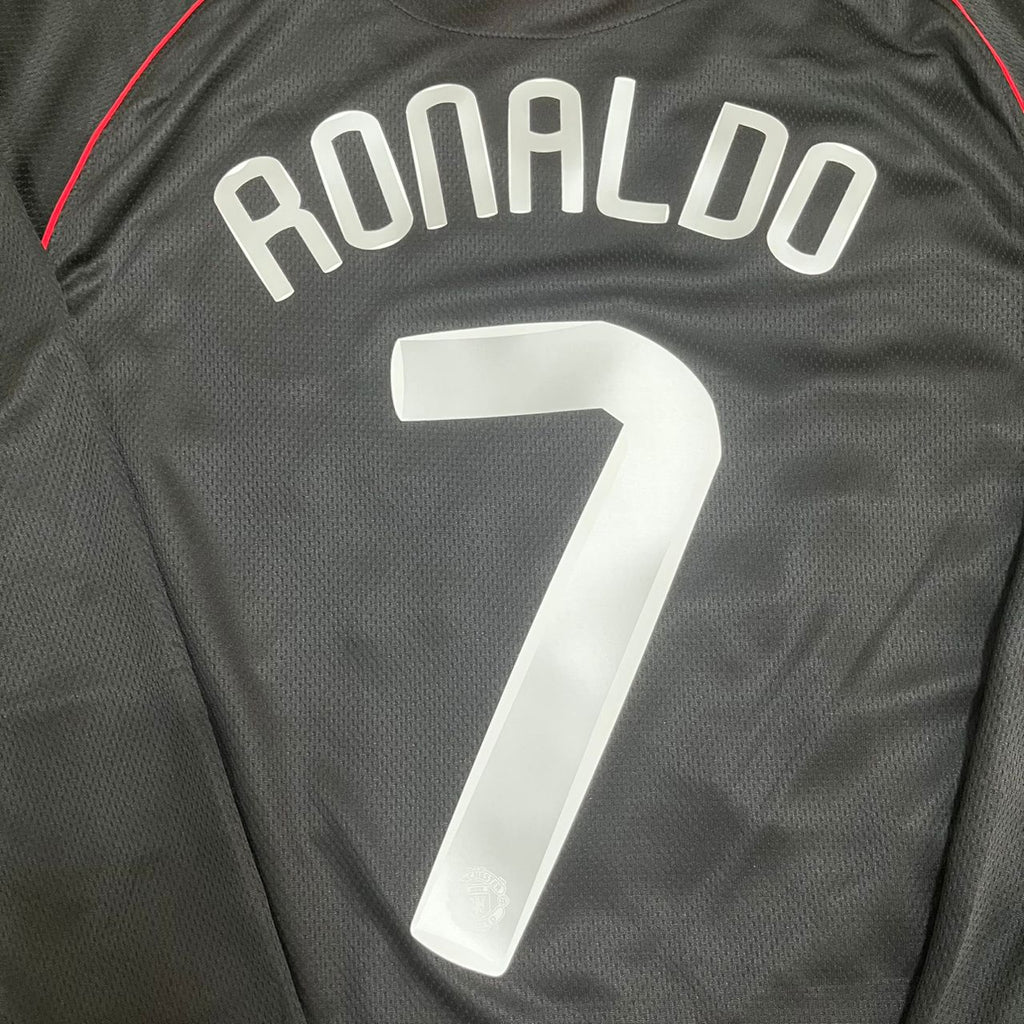 Manchester United 2007/2008 CL Patch Black KIDS Retro Football Jersey – Cristiano Ronaldo – 4