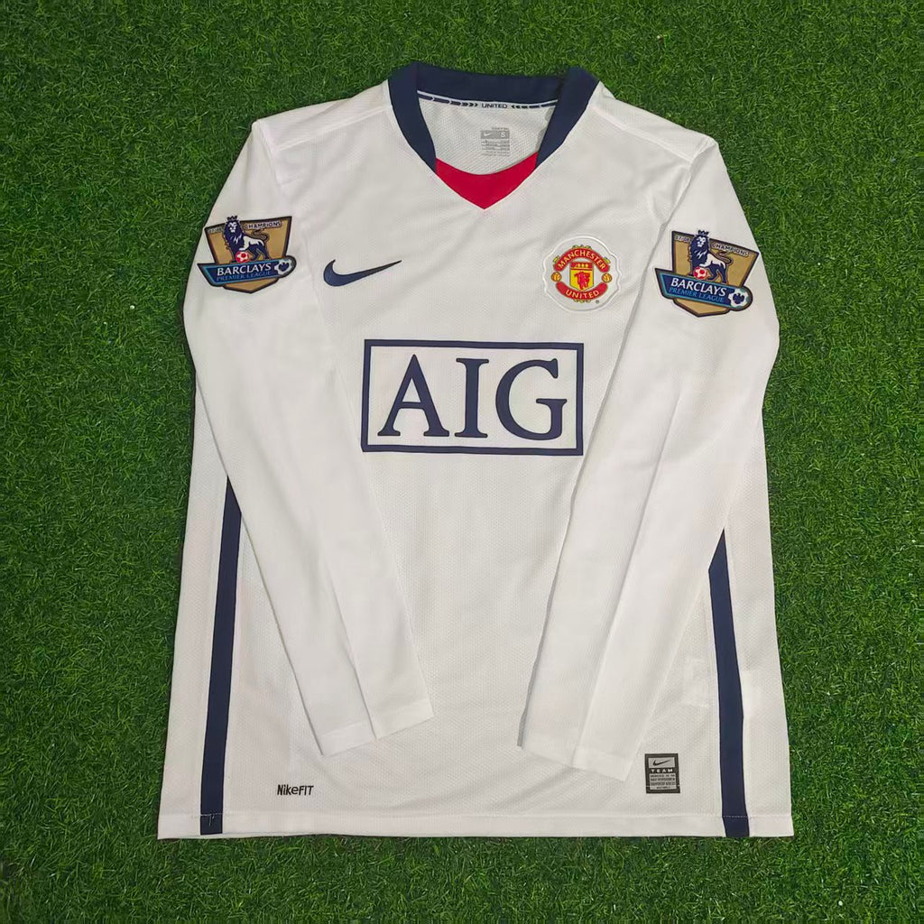 Manchester United 2008-2009 EPL White Long Sleeve Retro Football Jersey – Cristiano Ronaldo – Front View