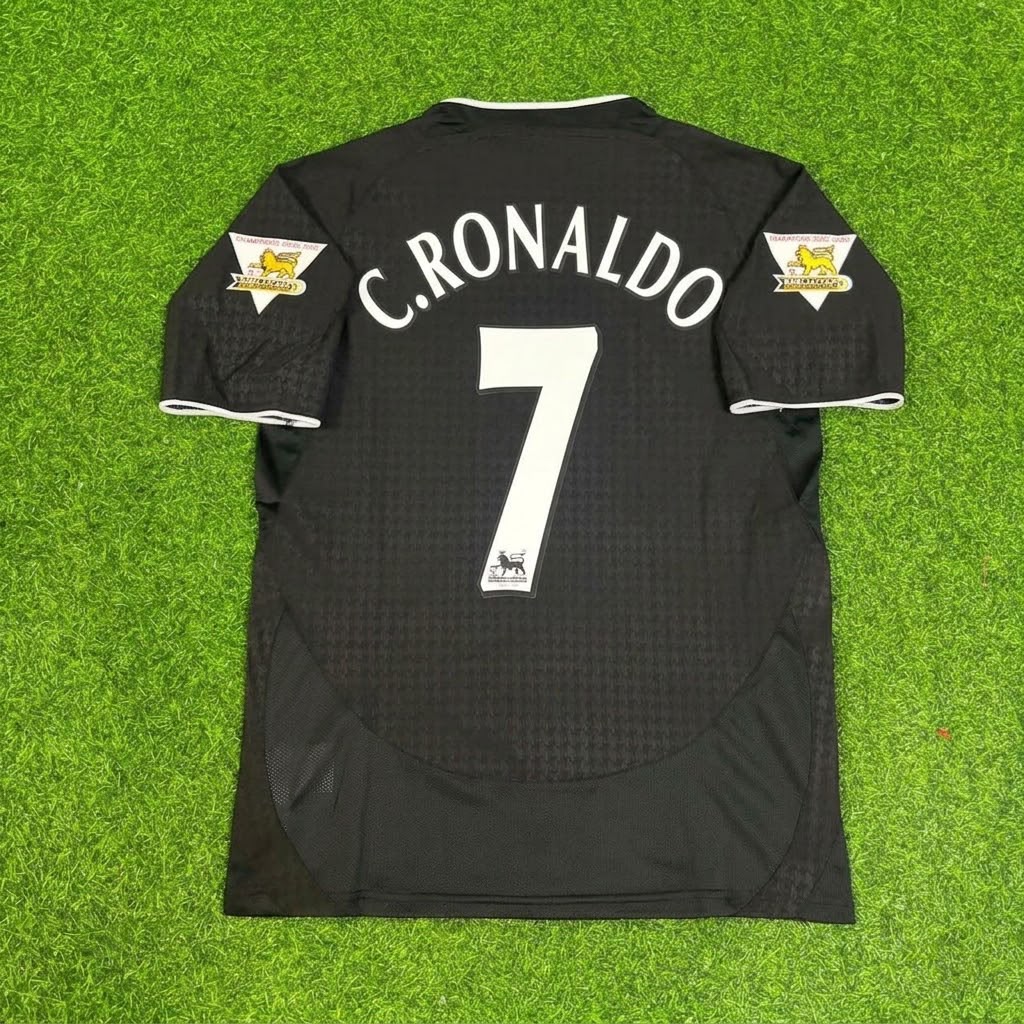 Cristiano Ronaldo Manchester United 2003-2004 Away Black Retro Football Jersey – Back View