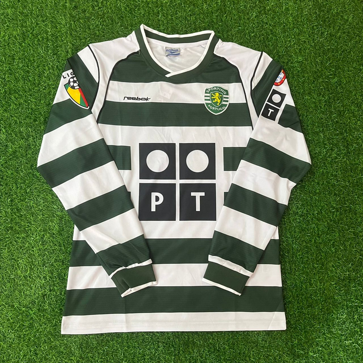 Cristiano Ronaldo Sporting Lisbon 2001 2003 First Season Long Sleeve Retro Jersey – Front View