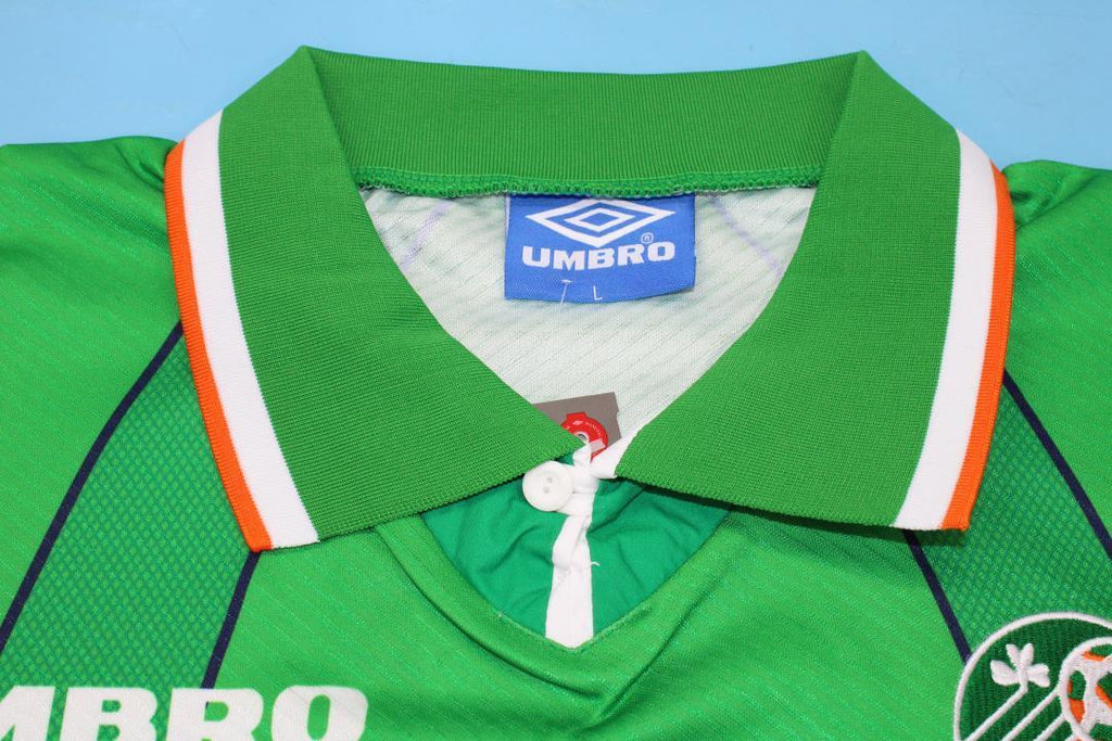 Ireland Retro Football Legend Jersey – Troy Parrott – Detailed View