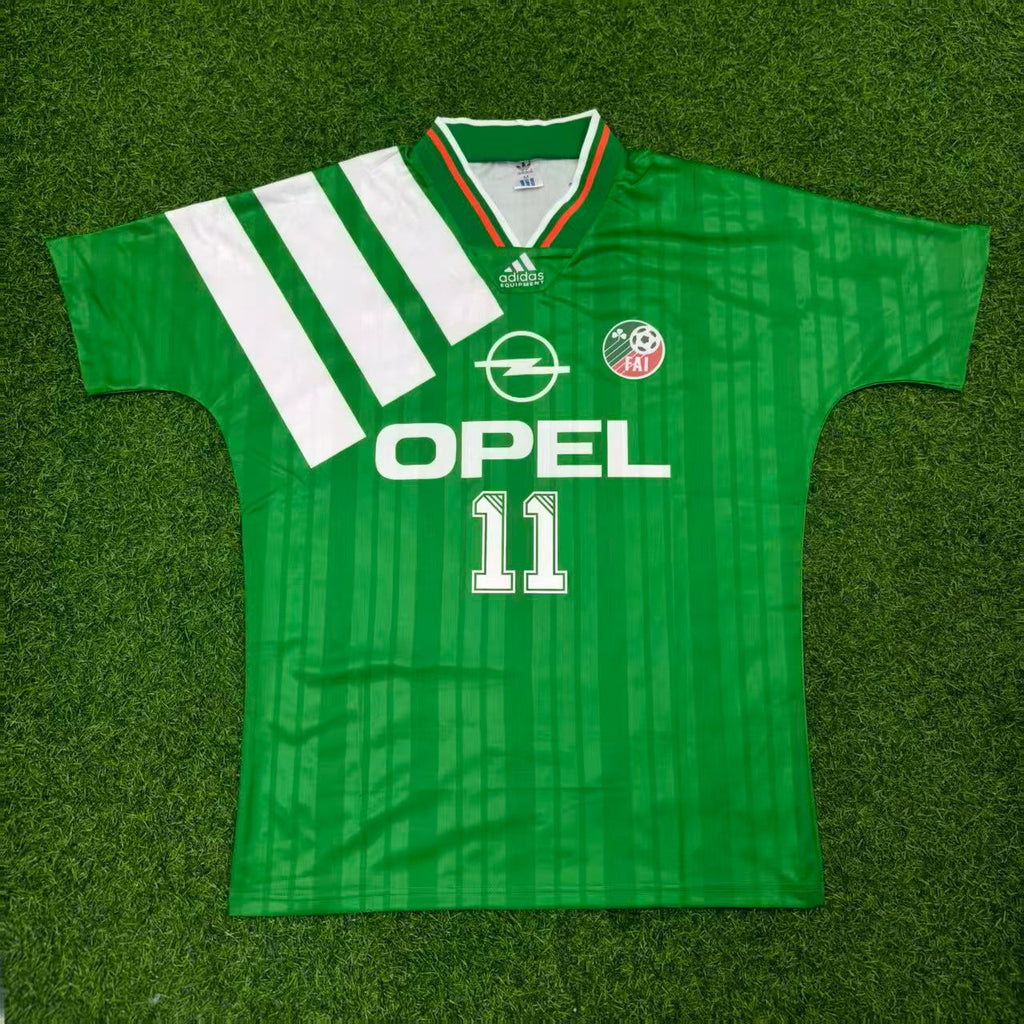 Ireland EIRE Retro Football Jersey – Damien Duff – Front View