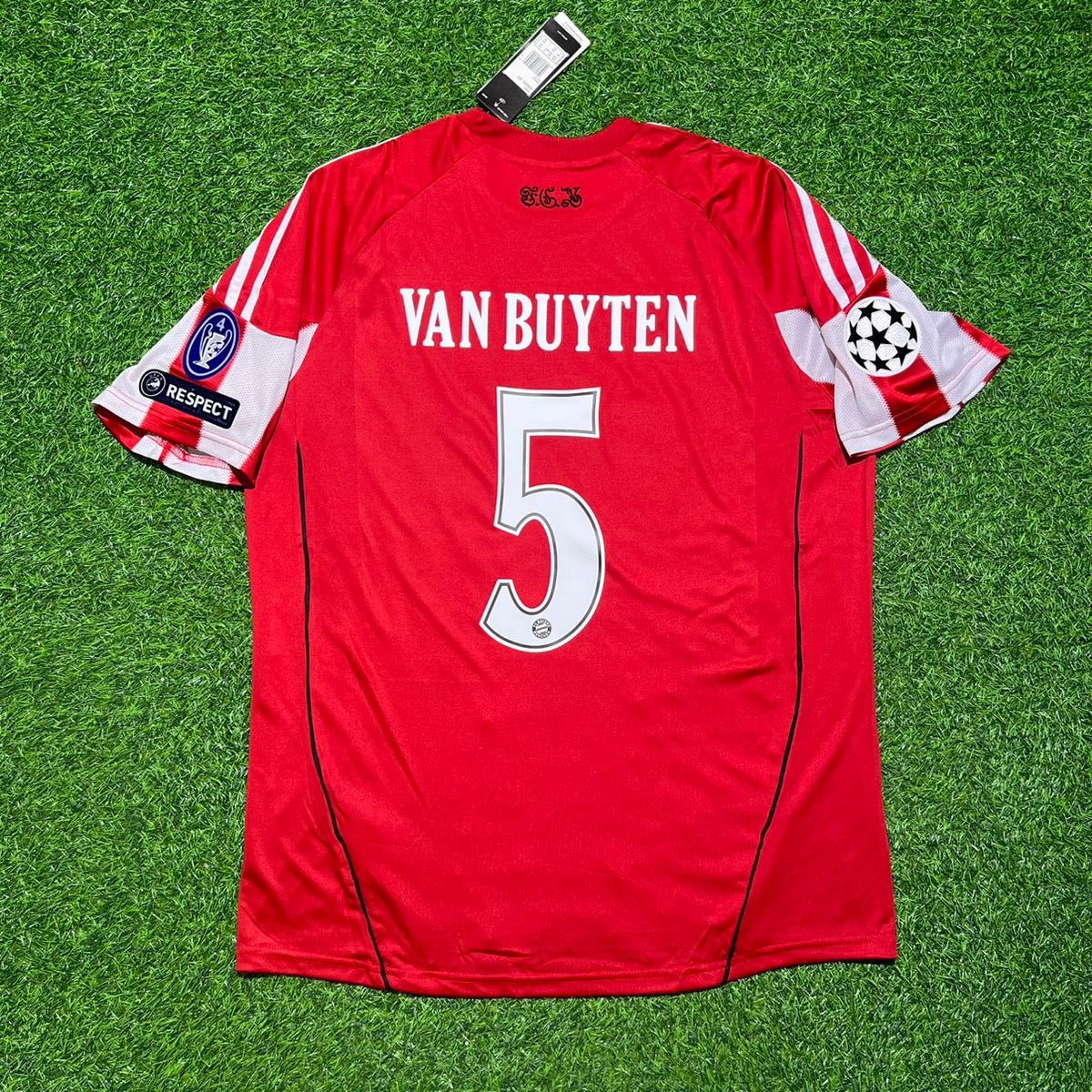 Daniel Van Buyten Bayern Munich 2010/11 Home Jersey – Back View