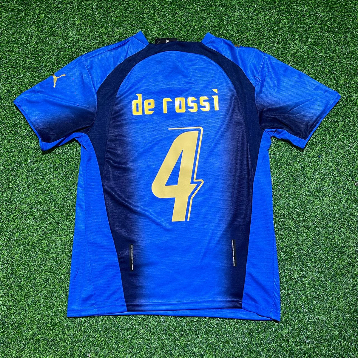 Italy 2006 World Cup Final Retro Jersey – Daniele De Rossi 4 - – Back View