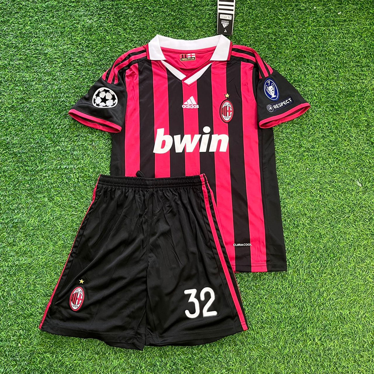 2009/10 David Beckham AC Milan Kids Retro Football Jersey – Front View