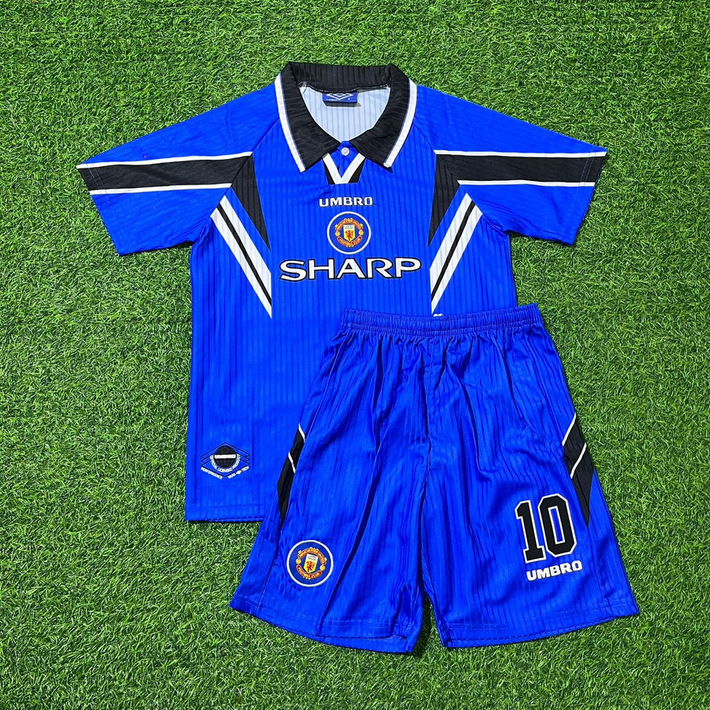 Manchester United 1996/1997 Blue Retro Football Jersey – David Beckham – Front View