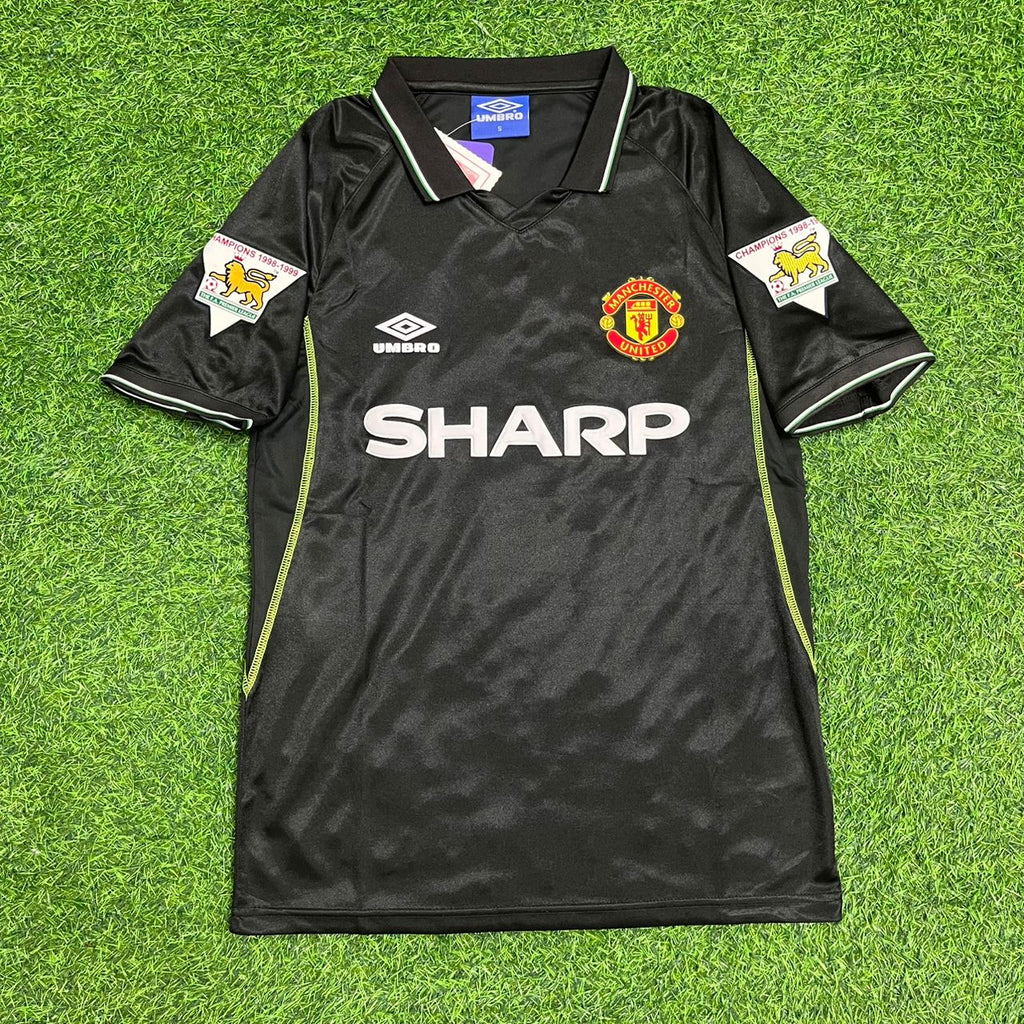 1998 David Beckham Manchester United 1999 Black Retro Football Jersey – Front View