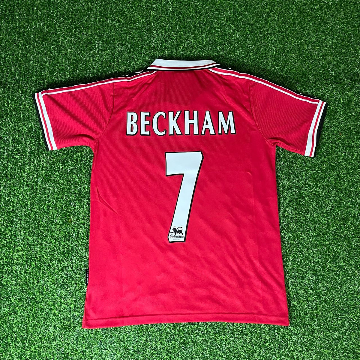 David Beckham Manchester United 1999 Red Retro Jersey – Back View