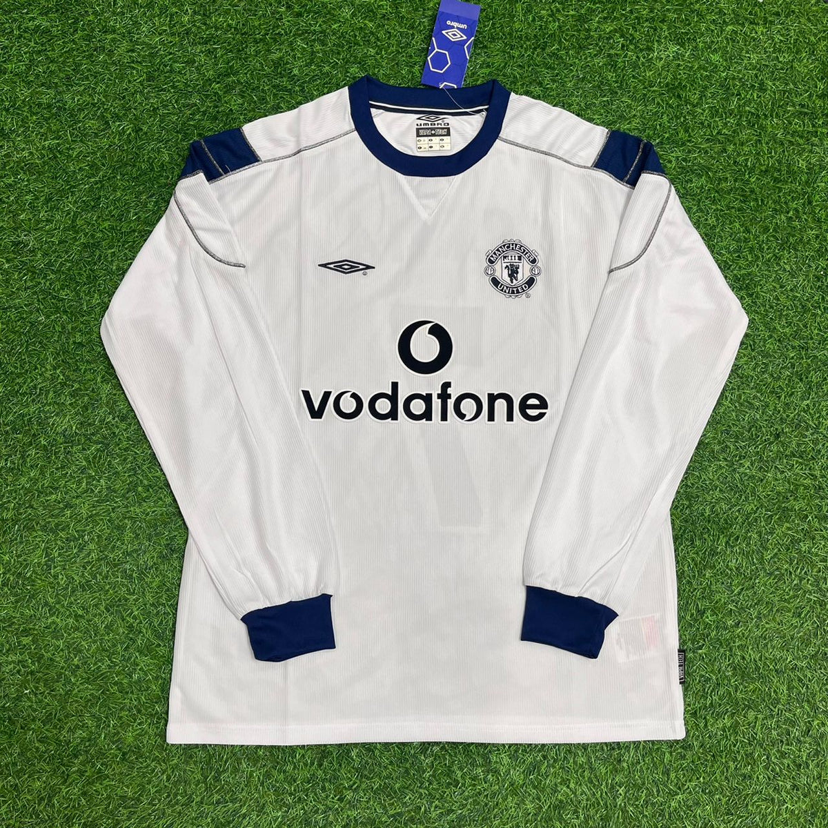2000/01 David Beckham Manchester United White Retro Football Jersey Collection – Front View