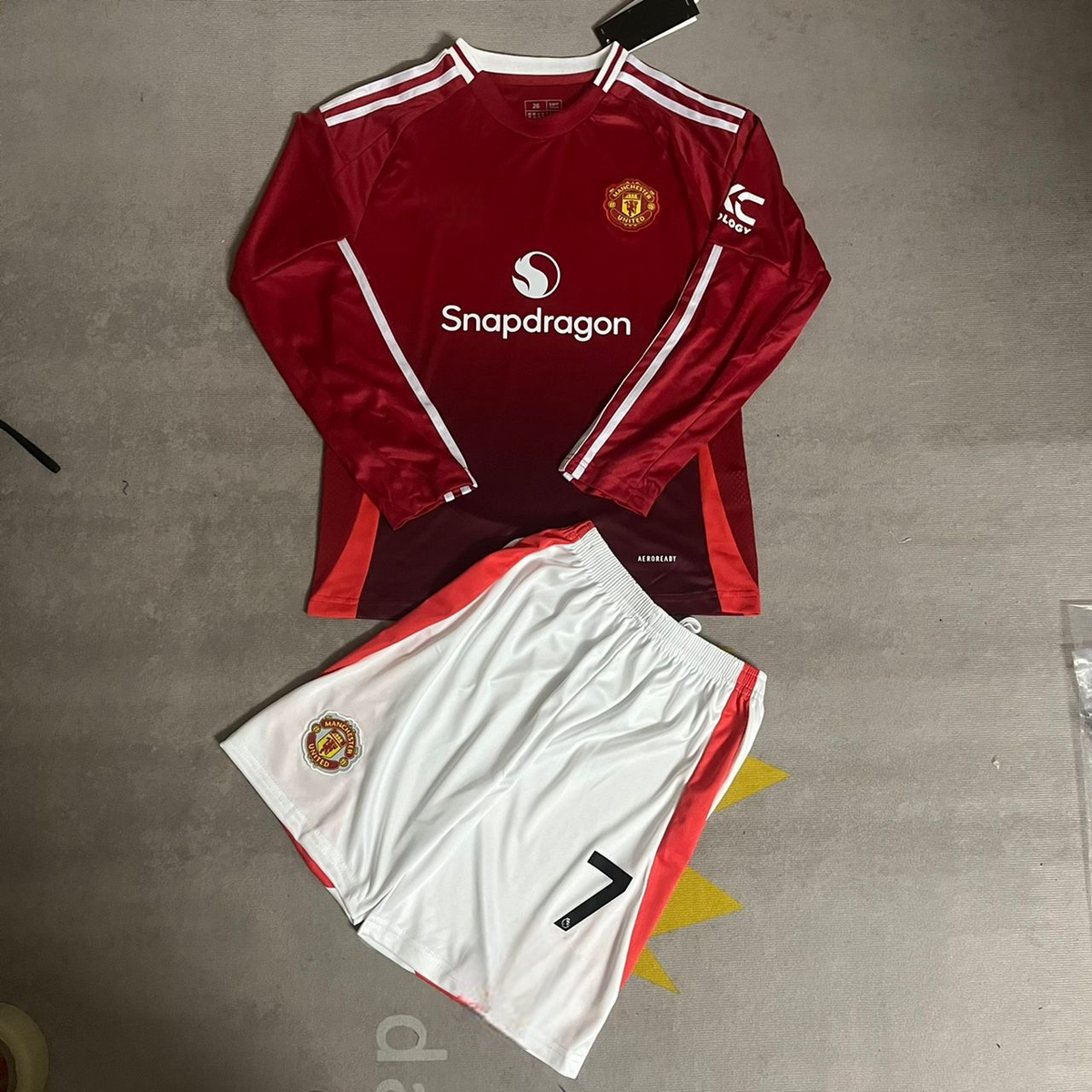 David Beckham Manchester United Kids Children Set Retro Football Jersey – Front View