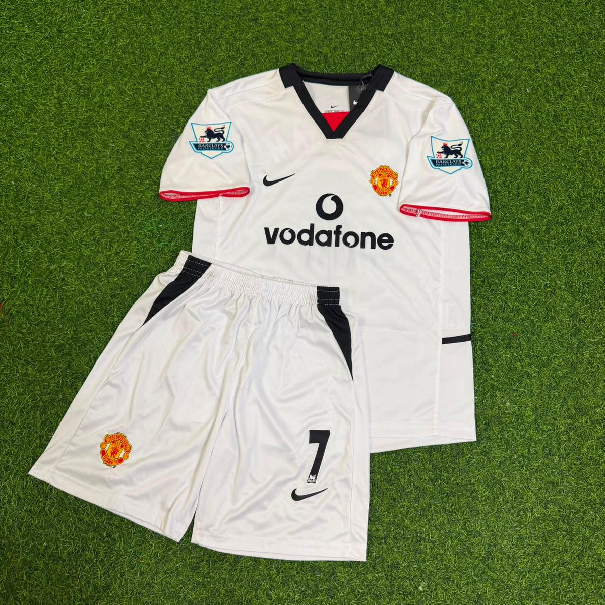 David Beckham Manchester United White Kids Retro Jersey – Front View