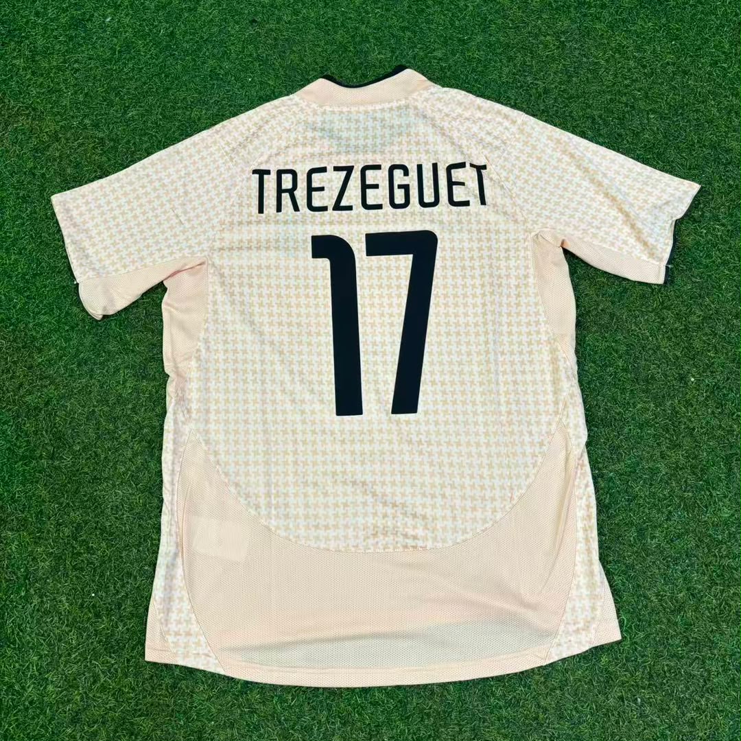 Juventus 2003/2004 Away Retro Football Jersey – David Trezeguet 17 – Back View