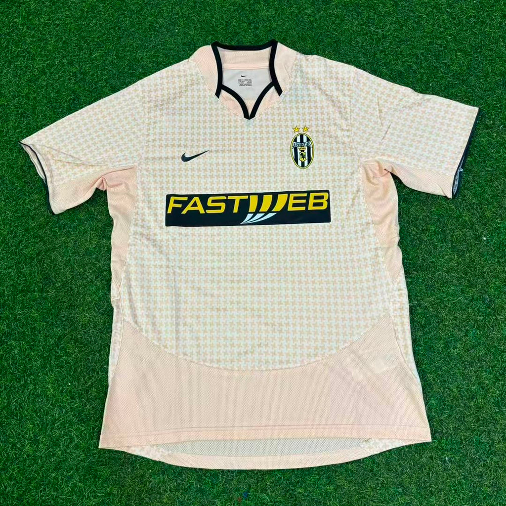 Juventus 2003/2004 Away Retro Football Jersey – David Trezeguet 17 – Front View