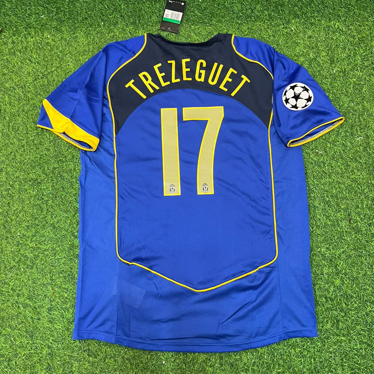 Juventus 2004-2005 Blue Retro Jersey | Kit | | – David Trezeguet – Back View