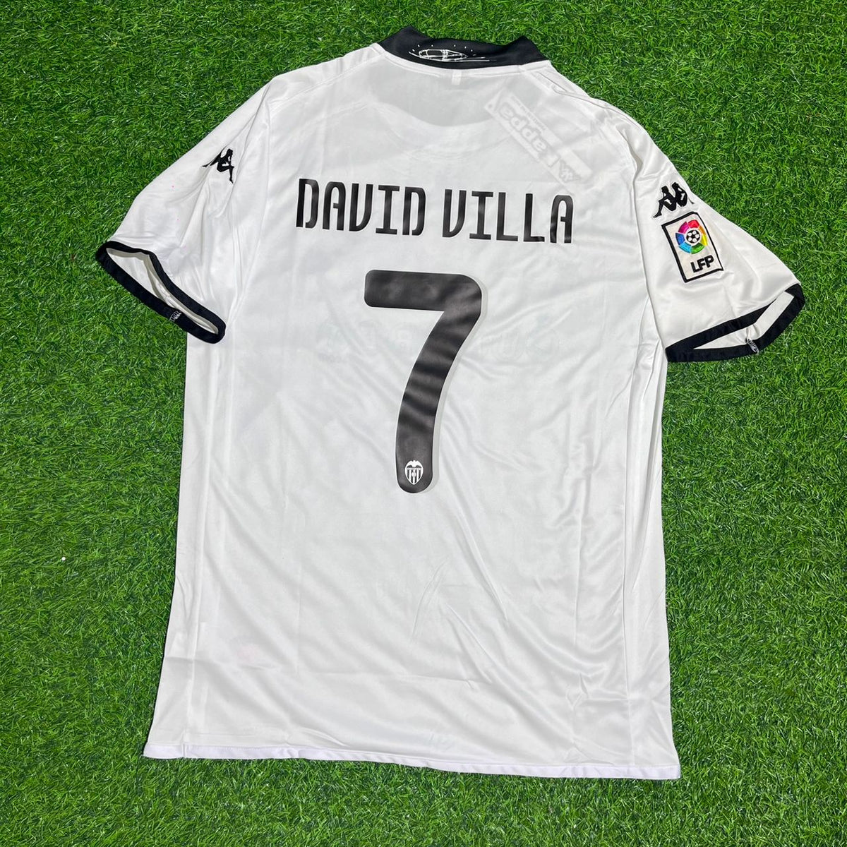 David Villa #7 Valencia 2009-2010 Home Retro Football Jersey – Back View