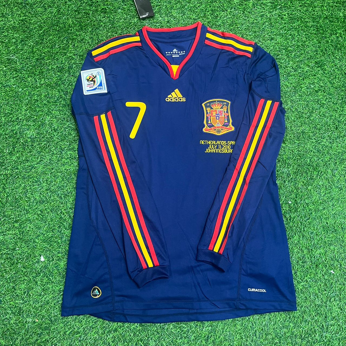 David Villa - Spain Away 2010 World Cup Final Retro Jersey – Front View