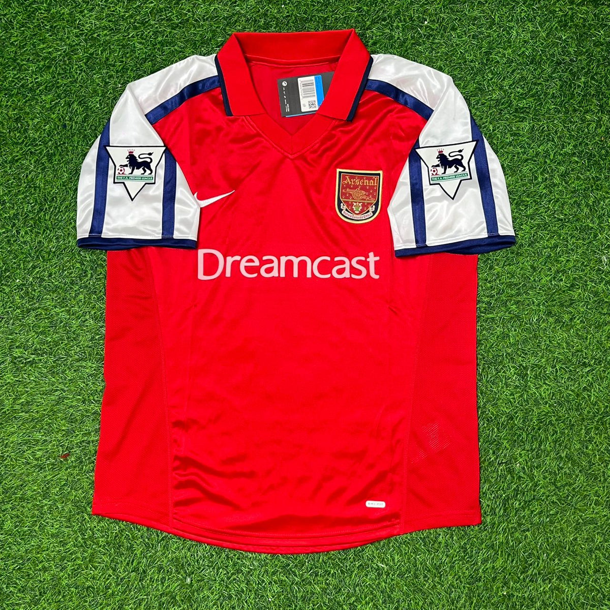 Arsenal 1999/00 Red White Retro Football Jersey – Davor Šuker – Front View