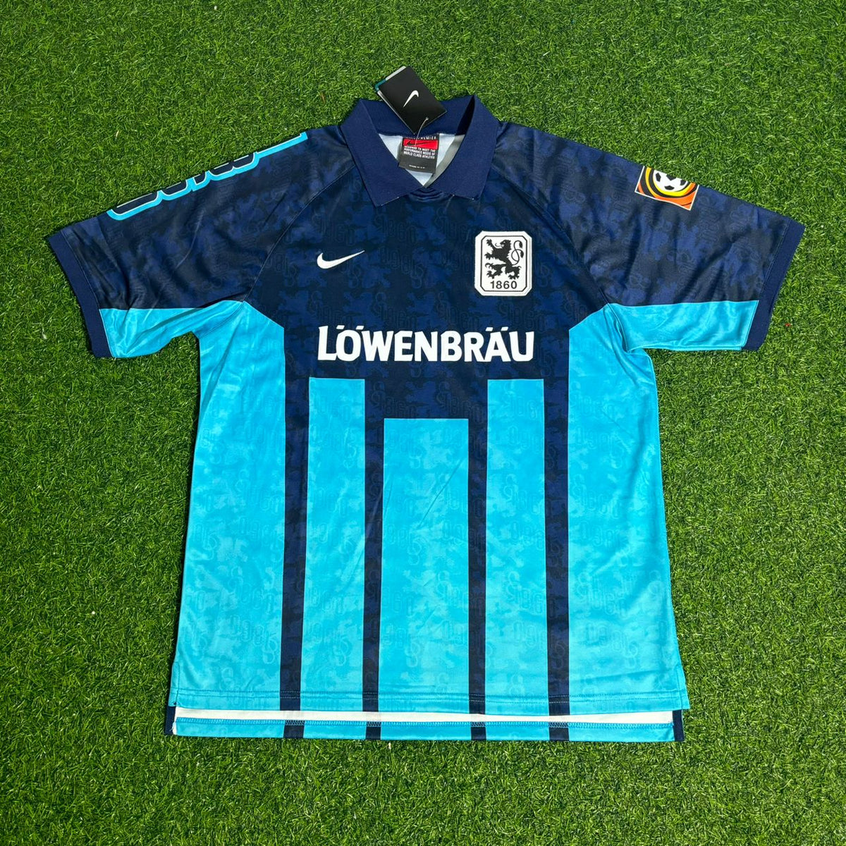Davor Šuker TSV 1860 München Blaues Heim Retro – Detailed View