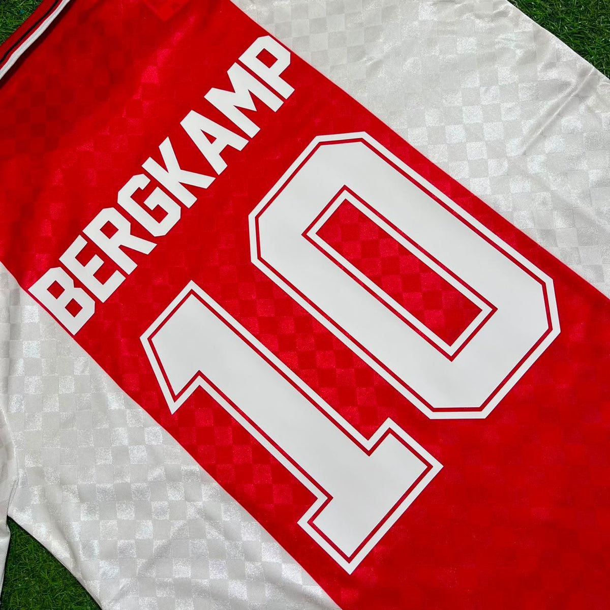 Ajax 1988 1990 Retro Football Jersey – Dennis Bergkamp – Detailed View
